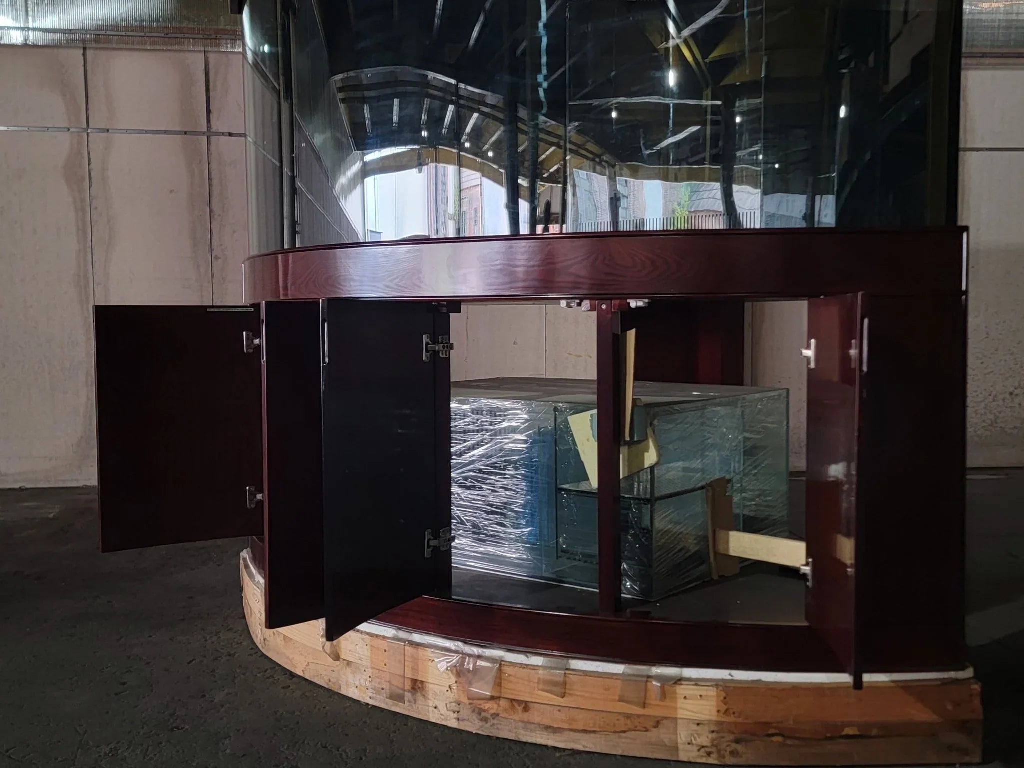 Aqua Vim Corner 1/4 Cylinder Glass Aquarium Set in Walnut Wood Furniture